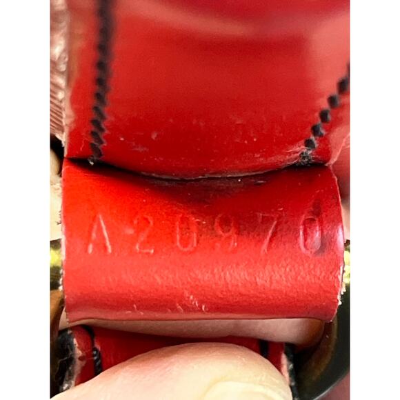Louis Vuitton Noé Red Epi Leather Bucket Shoulder Bag Made in France A20970 - Picture 6 of 16
